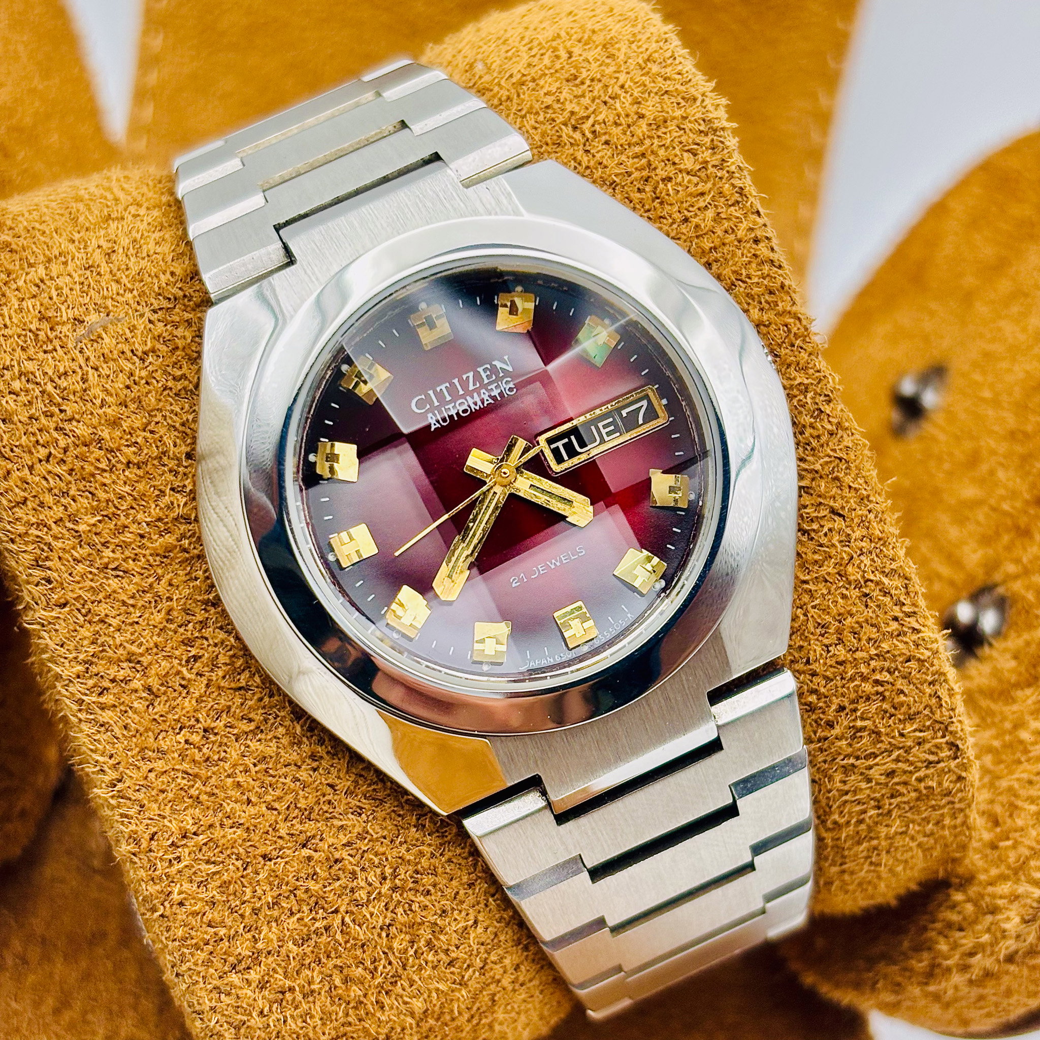 Citizen - S501 朱炎 (Shu En) – Scarlet Flame - No Reserve Price - S501 - Men - 1973