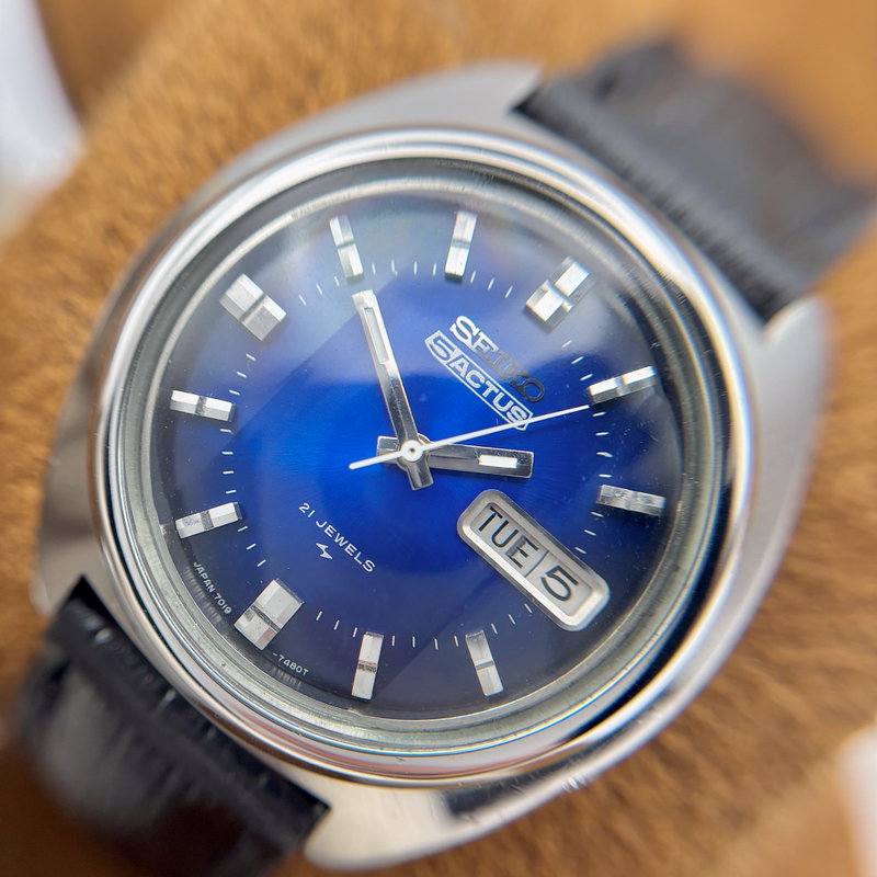 Seiko Seiko - Actus "Blue Sunburst" [Near-Mint] 光跡 (Kōseki) – Trace of Light - No Reserve Price - 7019-7350 - Men - 1975 vintage watch - image 6