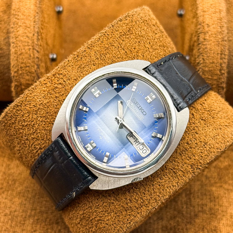 Seiko Seiko - 5 Actus "Gradient Vivid Blue Sunburst" 光宙 (Kōchū) – Cosmic Light - No reserve price - 7019-7290 - Men - 1974 vintage watch - image 15