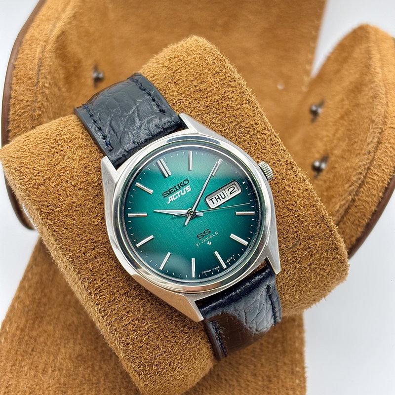 Seiko Seiko - Actus "Vivid Green Sunburst" 悠久 (Yūkyū) – Eternal - No Reserve Price - 6306-8020 - Men - 1976 vintage watch - image 4