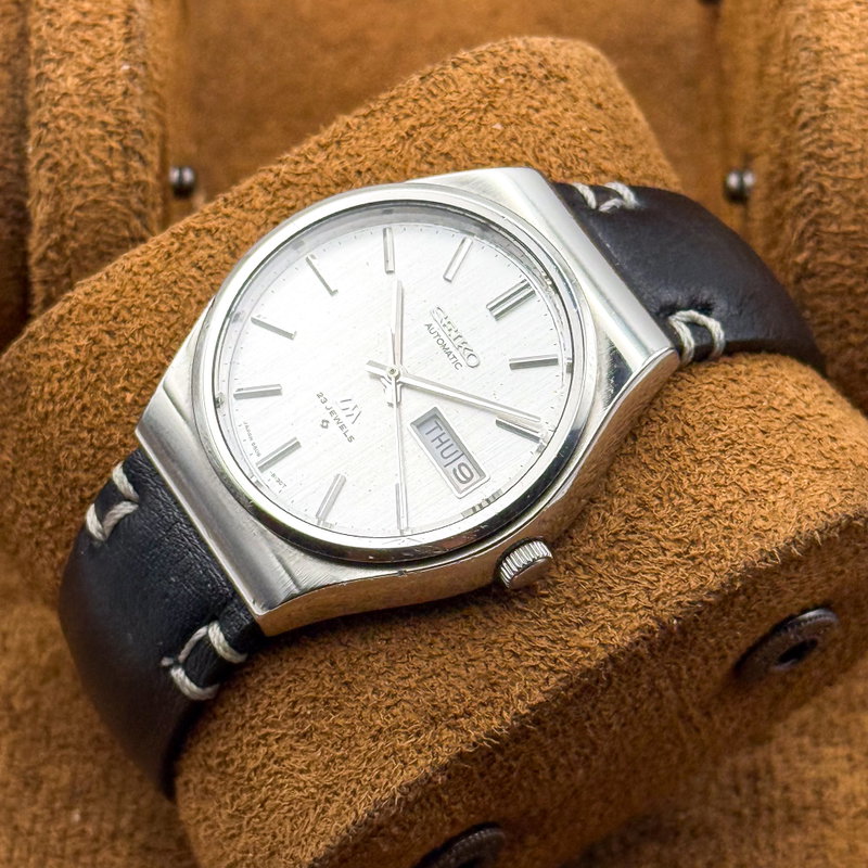 Seiko Seiko - Lord Matic [Serviced] "Linen dial" 結光 (Kekkō) – Connected Light - No reserve price - 5606-8090 - Men - 1975 vintage watch - image 13