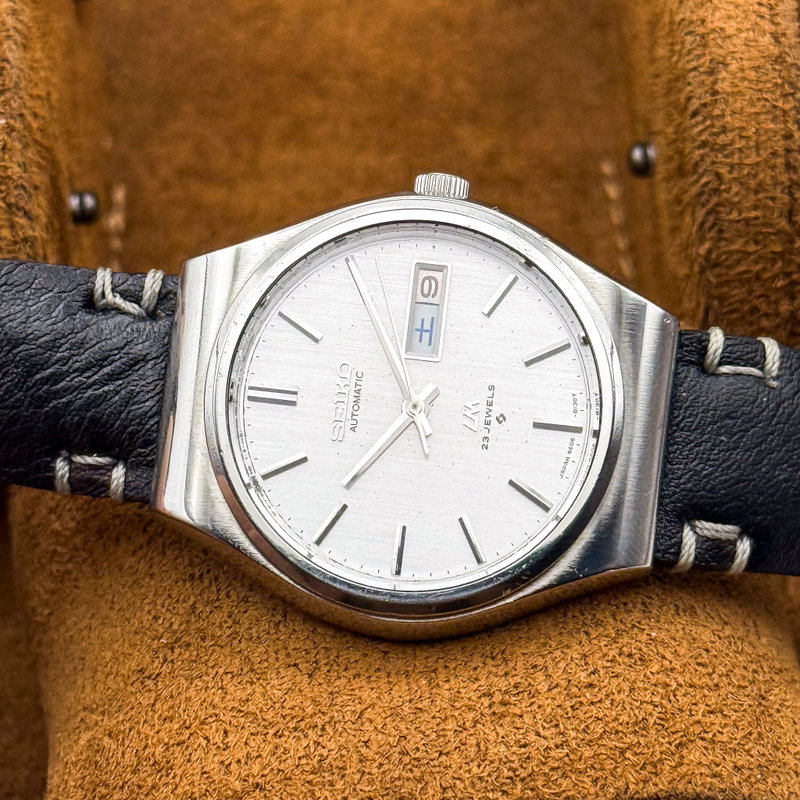 Seiko Seiko - Lord Matic [Serviced] "Linen dial" 結光 (Kekkō) – Connected Light - No reserve price - 5606-8090 - Men - 1975 vintage watch - image 17