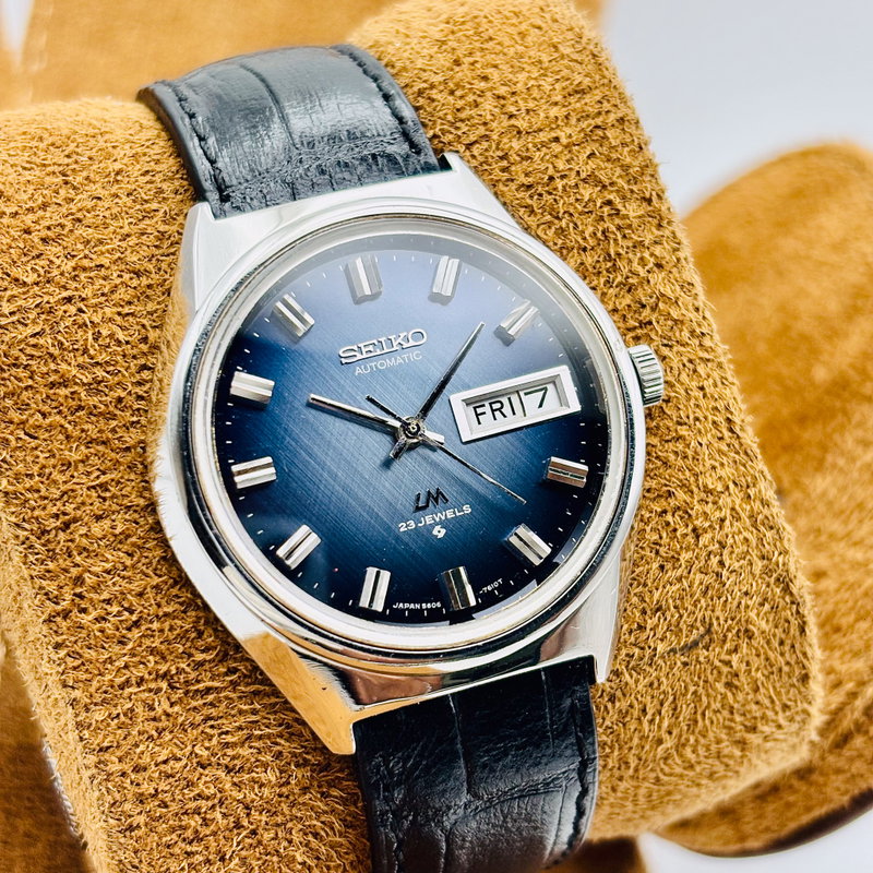 Seiko Seiko - Lord Matic "Gradient Blue Sunburst" 光幻 – Kōgen – Illusory Light - No reserve price - 5606-7190 - Men - 1973 vintage watch - image 1
