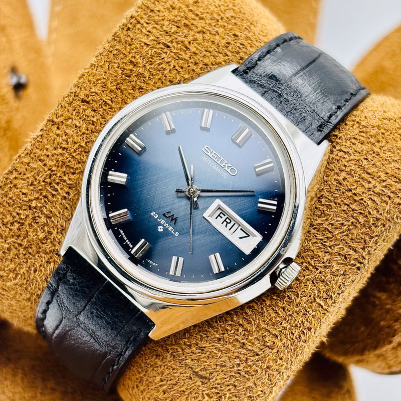 Seiko Seiko - Lord Matic "Gradient Blue Sunburst" 光幻 – Kōgen – Illusory Light - No reserve price - 5606-7190 - Men - 1973 vintage watch - image 4