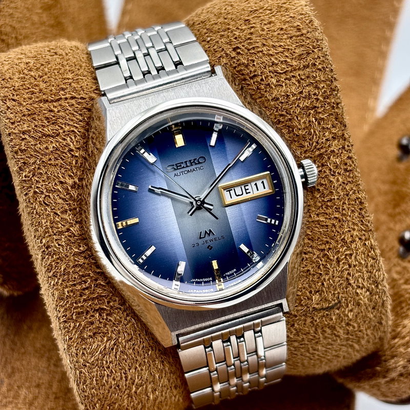 Seiko Seiko - LM "Gradient Blue Sunburst" [Near-Mint] 妙晶 – Myōshō – Mysterious Crystal - 5606-7310 - Men - 1973 vintage watch - image 15