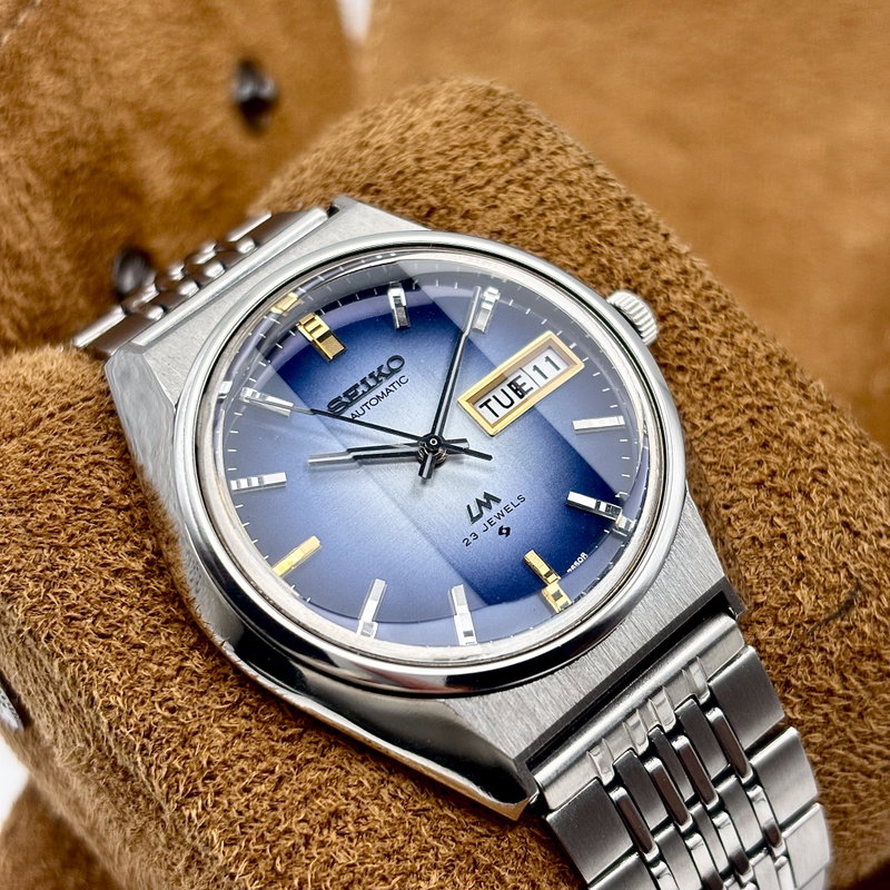 Seiko Seiko - LM "Gradient Blue Sunburst" [Near-Mint] 妙晶 – Myōshō – Mysterious Crystal - 5606-7310 - Men - 1973 vintage watch - image 17