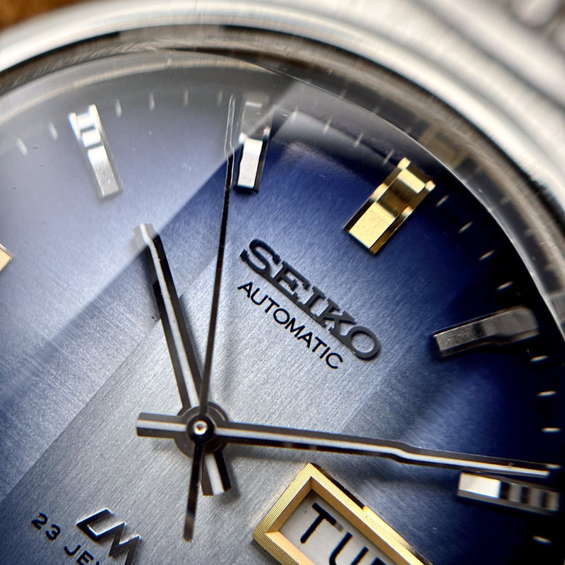 Seiko Seiko - LM "Gradient Blue Sunburst" [Near-Mint] 妙晶 – Myōshō – Mysterious Crystal - 5606-7310 - Men - 1973 vintage watch - image 6