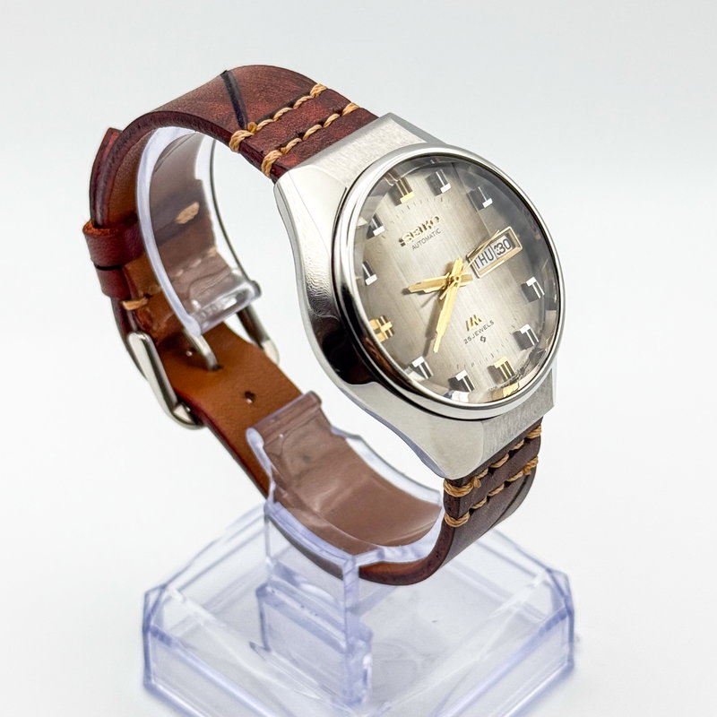 Seiko Seiko - Lord Matic "Gradient Charcoal Grey Sunburst" 晶紋 – Shōmon – Crystal Pattern - No reserve price - 5606-7290 - Men - 1974 vintage watch - image 5