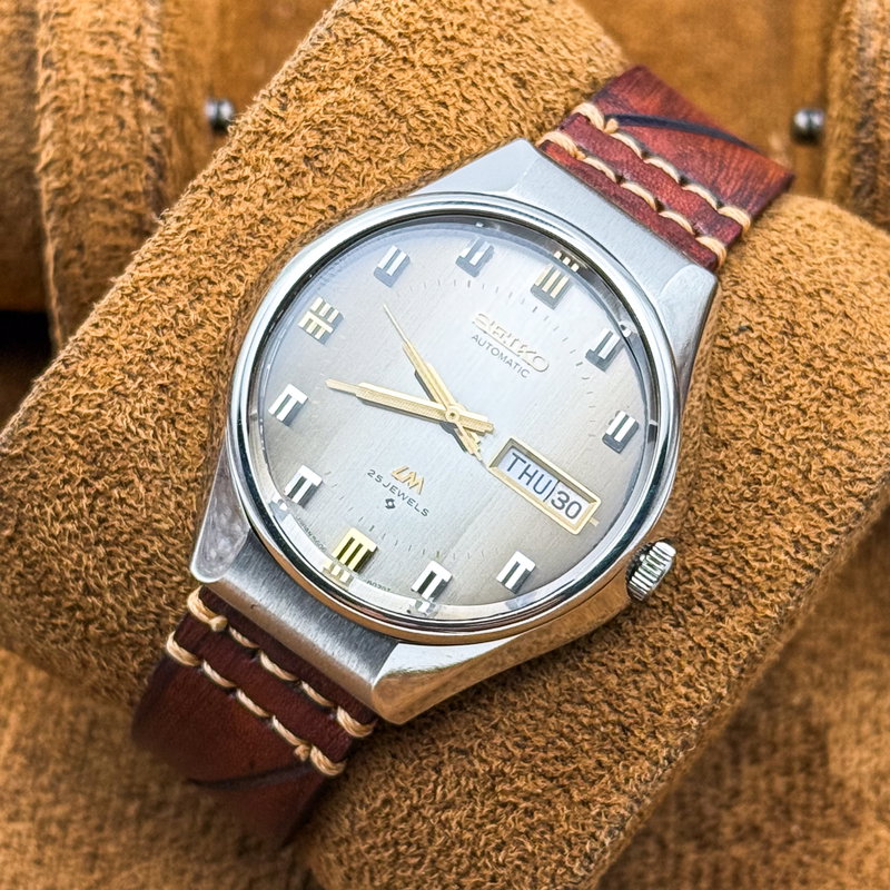 Seiko Seiko - Lord Matic "Gradient Charcoal Grey Sunburst" 晶紋 – Shōmon – Crystal Pattern - No reserve price - 5606-7290 - Men - 1974 vintage watch - image 15