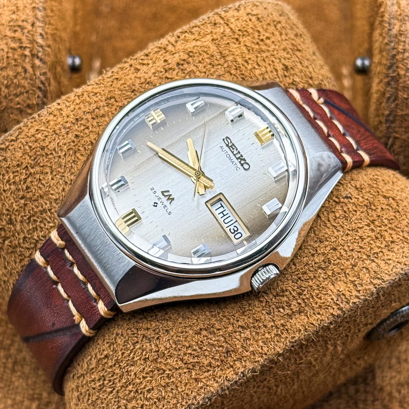 Seiko Seiko - Lord Matic "Gradient Charcoal Grey Sunburst" 晶紋 – Shōmon – Crystal Pattern - No reserve price - 5606-7290 - Men - 1974 vintage watch - image 16