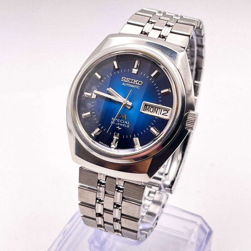 Seiko Seiko - Lord Matic Special "Gradient Deep Blue Sunburst" 青嵐 (Ao Arashi) – Blue Storm - 5216-6020 - Men - 1974 vintage watch - image 1