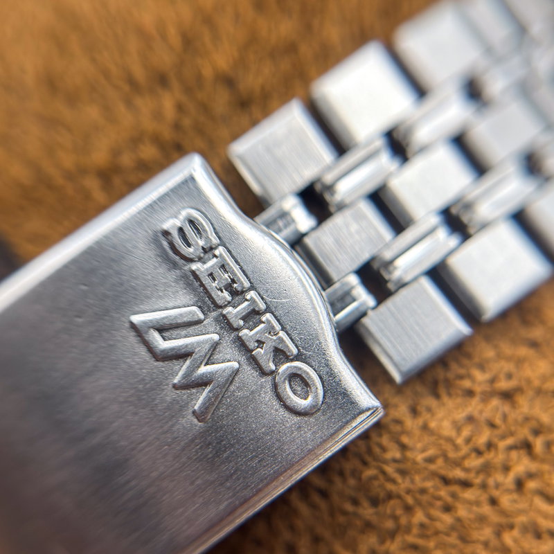 Seiko Seiko - Lord Matic Special "Gradient Deep Blue Sunburst" 青嵐 (Ao Arashi) – Blue Storm - 5216-6020 - Men - 1974 vintage watch - image 11
