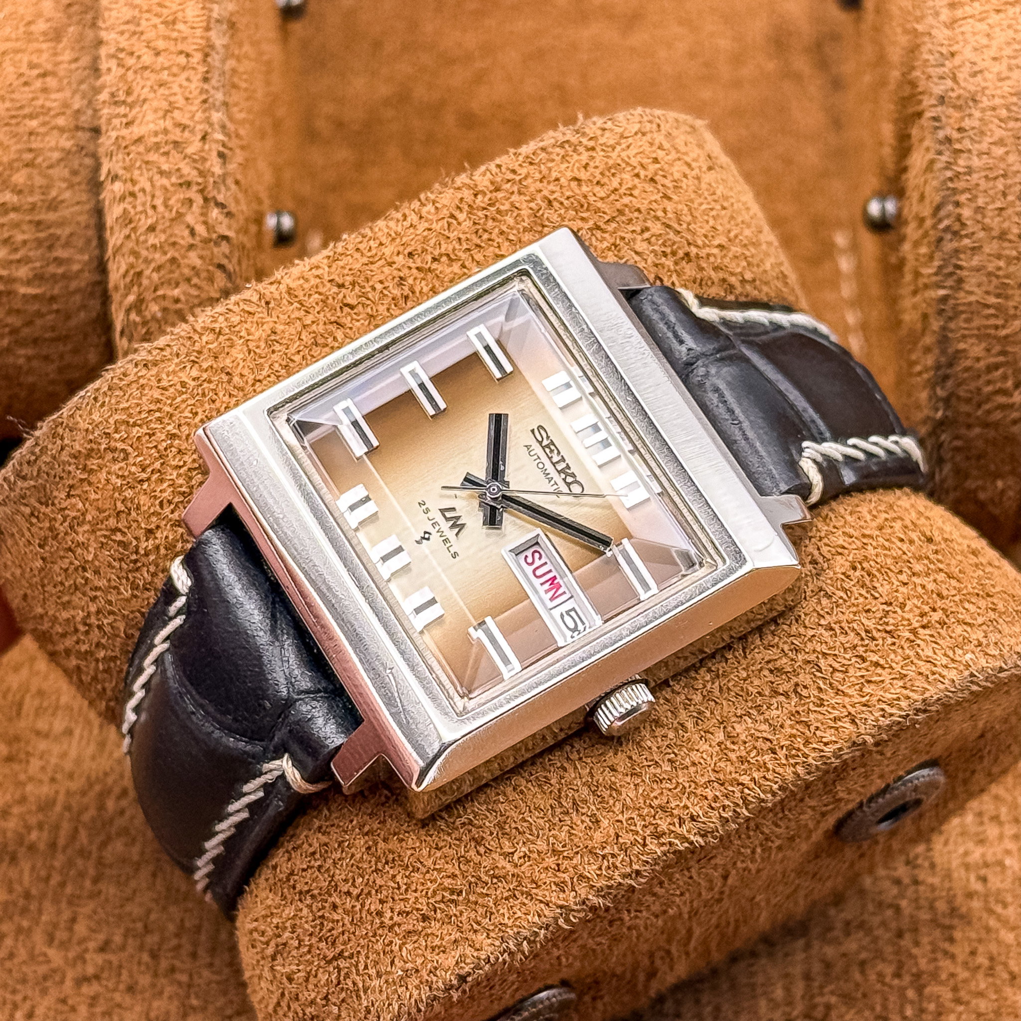 Seiko - Lord Matic "Gradient Amber Sunburst" 凛光 (Rinkō) – Dignified Light - No reserve price - 5606-5080 - Men - 1973