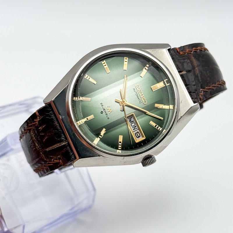 Seiko Seiko - Lord Matic "Gradient Green Sunburst" 翠王 (Suiō) – Emerald King - No reserve price - 5606-8110 - Men - 1975 vintage watch - image 2