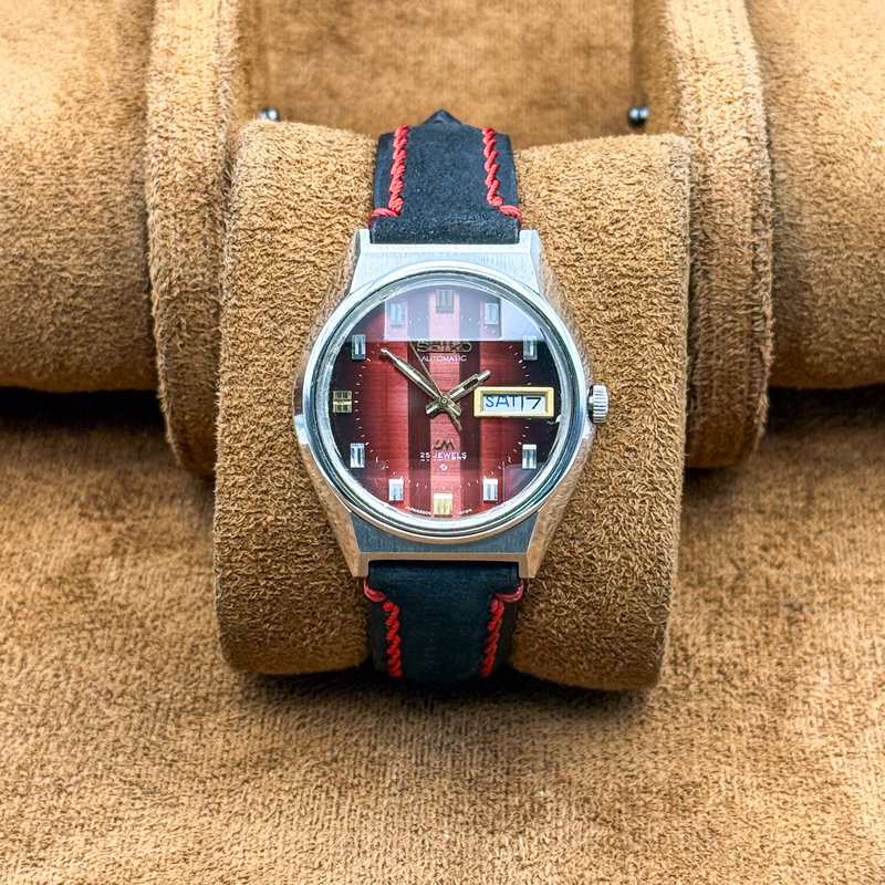 Seiko Seiko - Lord Matic "Gradient Red Sunburst" 炎舞 (En Bu) – Dance of Flames - No reserve price - 5606-7310 - Men - 1974 vintage watch - image 2