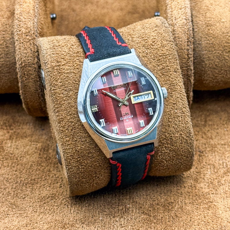 Seiko Seiko - Lord Matic "Gradient Red Sunburst" 炎舞 (En Bu) – Dance of Flames - No reserve price - 5606-7310 - Men - 1974 vintage watch - image 4