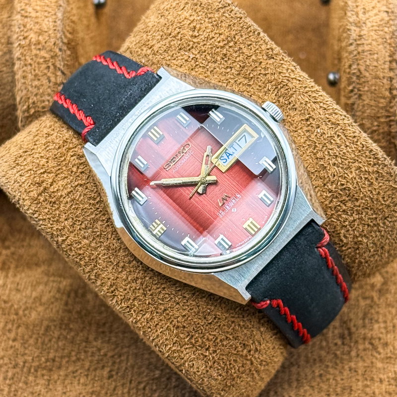 Seiko Seiko - Lord Matic "Gradient Red Sunburst" 炎舞 (En Bu) – Dance of Flames - No reserve price - 5606-7310 - Men - 1974 vintage watch - image 5