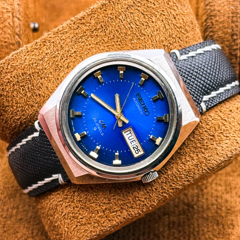Seiko Seiko - Lord Matic "Gradient Blue Sunburst" 軌跡 (Kiseki) – Orbit Trace - No reserve price - 5606-7320 - Men - 1973 vintage watch - image 15