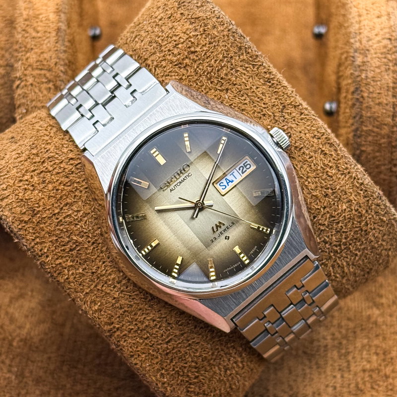 Seiko Seiko - Lord Matic "Golden Gradient Sunburst" 静輝 – Seiki – Quiet Radiance - 5606-8110 - Men - 1975 vintage watch - image 15
