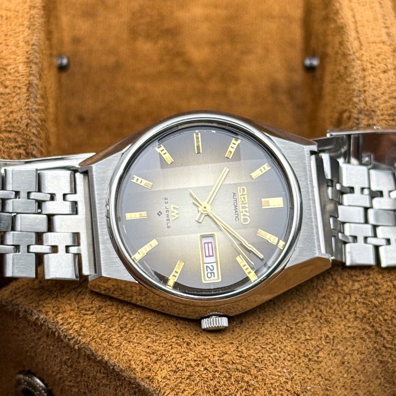 Seiko Seiko - Lord Matic "Golden Gradient Sunburst" 静輝 – Seiki – Quiet Radiance - 5606-8110 - Men - 1975 vintage watch - image 26
