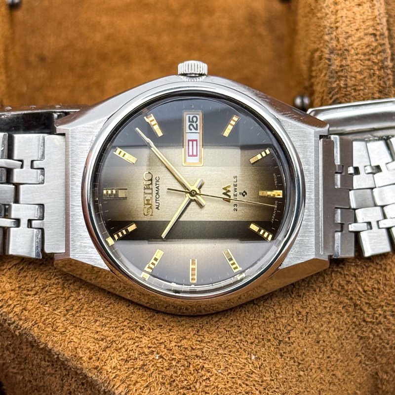 Seiko Seiko - Lord Matic "Golden Gradient Sunburst" 静輝 – Seiki – Quiet Radiance - 5606-8110 - Men - 1975 vintage watch - image 27