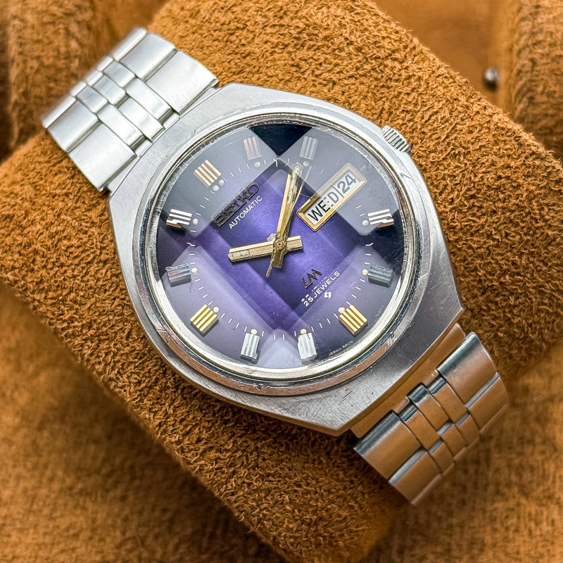 Seiko Seiko - Lord Matic "Gradient Purple Sunburst" 輝軸 – Kijiku – Axis of Light - No reserve price - 5606-7300 - Men - 1974 vintage watch - image 1