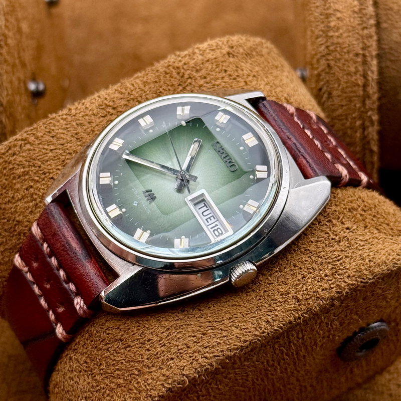 Seiko Seiko - LM “Gradient Green Sunburst” [Serviced] 雅響 (Gakyō) – Elegant Echo - No Reserve Price - 5606-7230 - Men - 1972 vintage watch - image 11