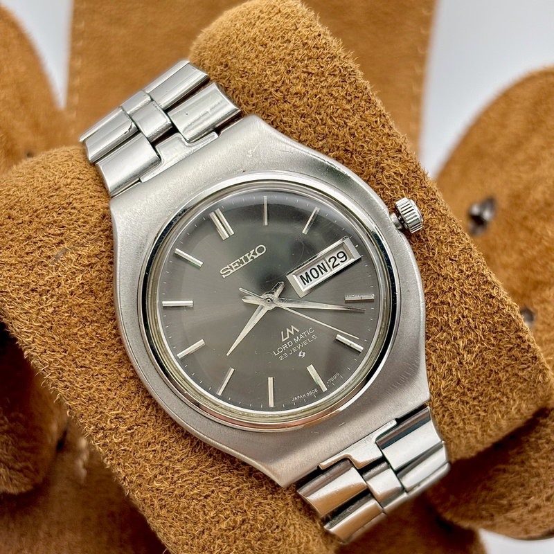 Seiko Seiko - Lord Matic "Grey Sunburst" 淡影 (Tan’ei) – Faint Shadow - No Reserve Price - 5606-7120 - Men - 1969 vintage watch - image 2