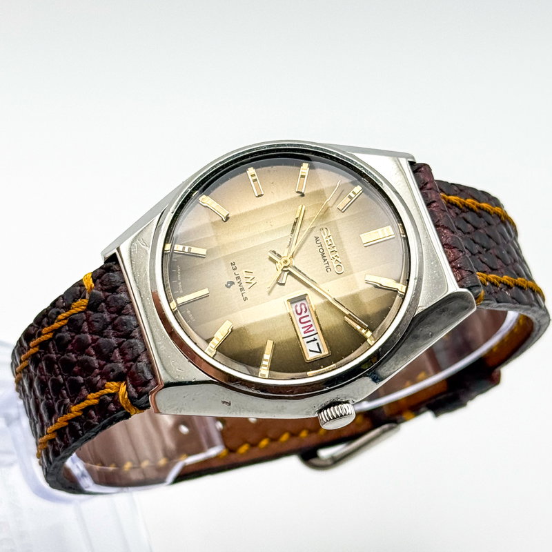 Seiko Seiko - Lord Matic "Gradient Golden Sunburst" 清輝 (Seiki) – Pure Radiance - No reserve price - 5606-8110 - Men - 1975 vintage watch - image 1