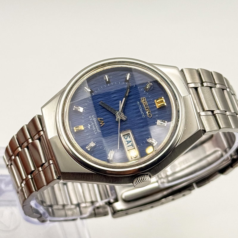 Seiko Seiko - LM Special "Wavy Gradient Blue" - 5206-6100 - Men - 1972 vintage watch - image 17
