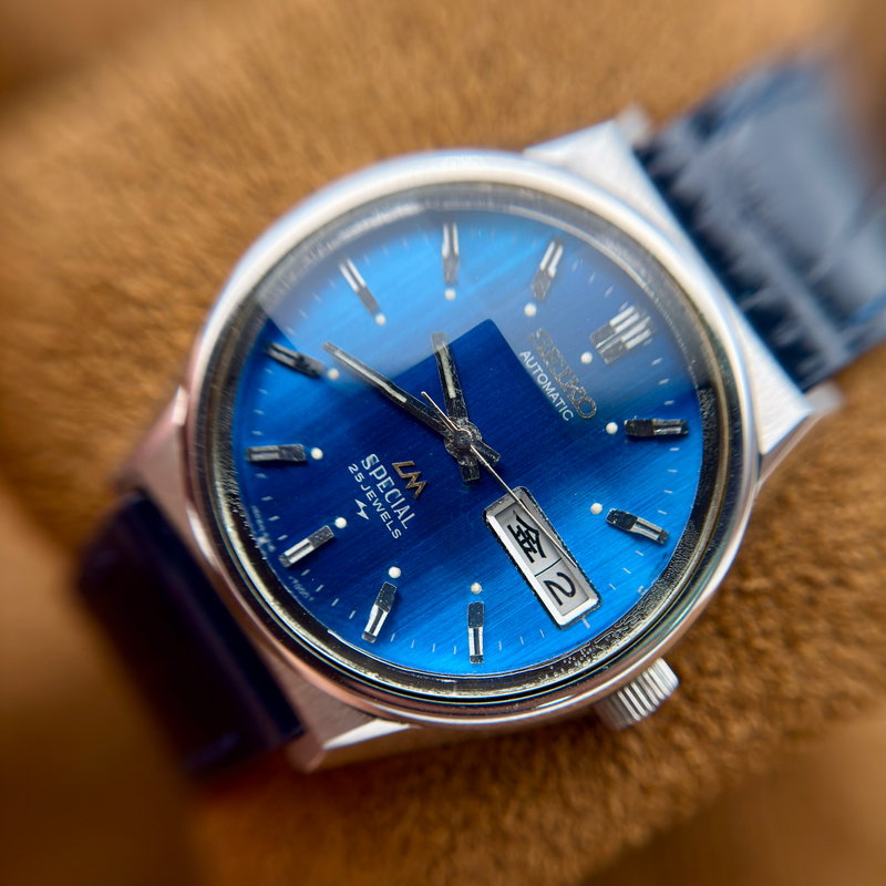 Seiko Seiko - LM Special "Gradient Vivid Blue Sunburst" 青嵐 (Ao Arashi) – Blue Storm - No Reserve Price - 5216-7000 - Men - 1974 vintage watch - image 17