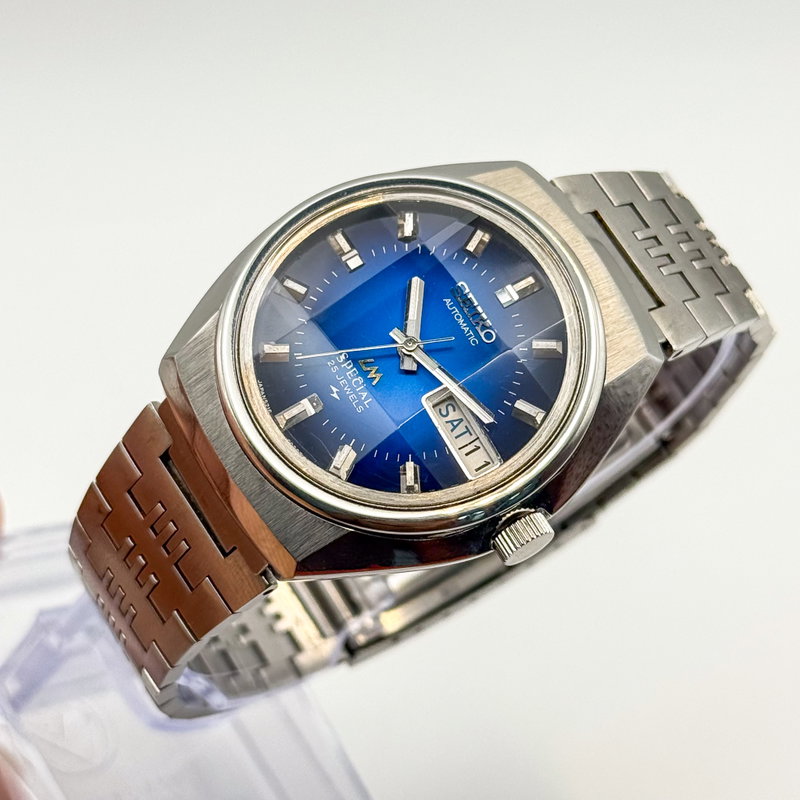 Seiko Seiko - Lord Matic Special "Gradient Blue Sunburst" [Near-Mint] [Serviced] - 5216-6020 - Men - 1973 vintage watch - image 2