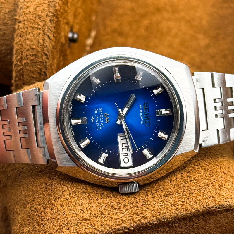 Seiko Seiko - Lord Matic Special "Gradient Blue Sunburst" [Near-Mint] [Serviced] - 5216-6020 - Men - 1973 vintage watch - image 11