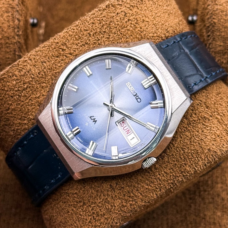 Seiko Seiko - Lord Matic "Gradient Blue Sunburst" [Serviced] 彩夢 (Saimu) – Colorful Dream - No Reserve Price - 5606-8060 - Men - 1974 vintage watch - image 13