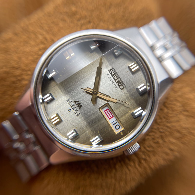 Seiko Seiko - LM  “Gradient Grey Sunburst” [Near-Mint] - 5606-7290 - Men - 1973 vintage watch - image 15