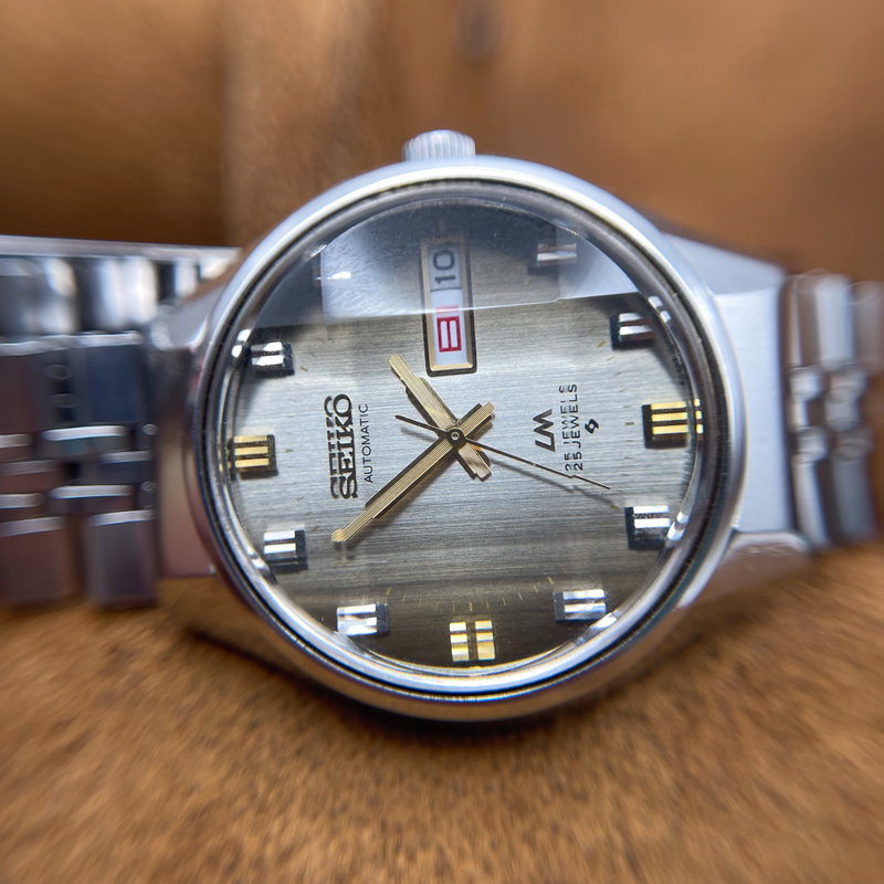 Seiko Seiko - LM  “Gradient Grey Sunburst” [Near-Mint] - 5606-7290 - Men - 1973 vintage watch - image 24