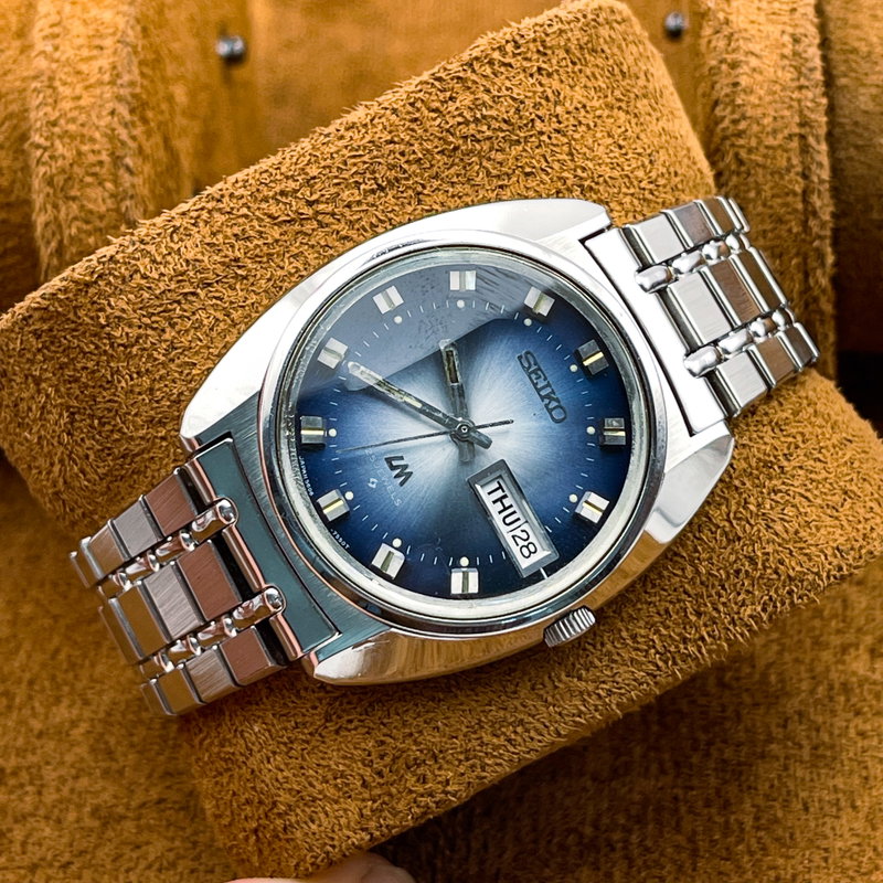 Seiko Seiko - LM "Gradient Blue Sunburst" 天藍 (Tenran) – Heavenly Blue - No Reserve Price - 5606-7230 - Men - 1973 vintage watch - image 11