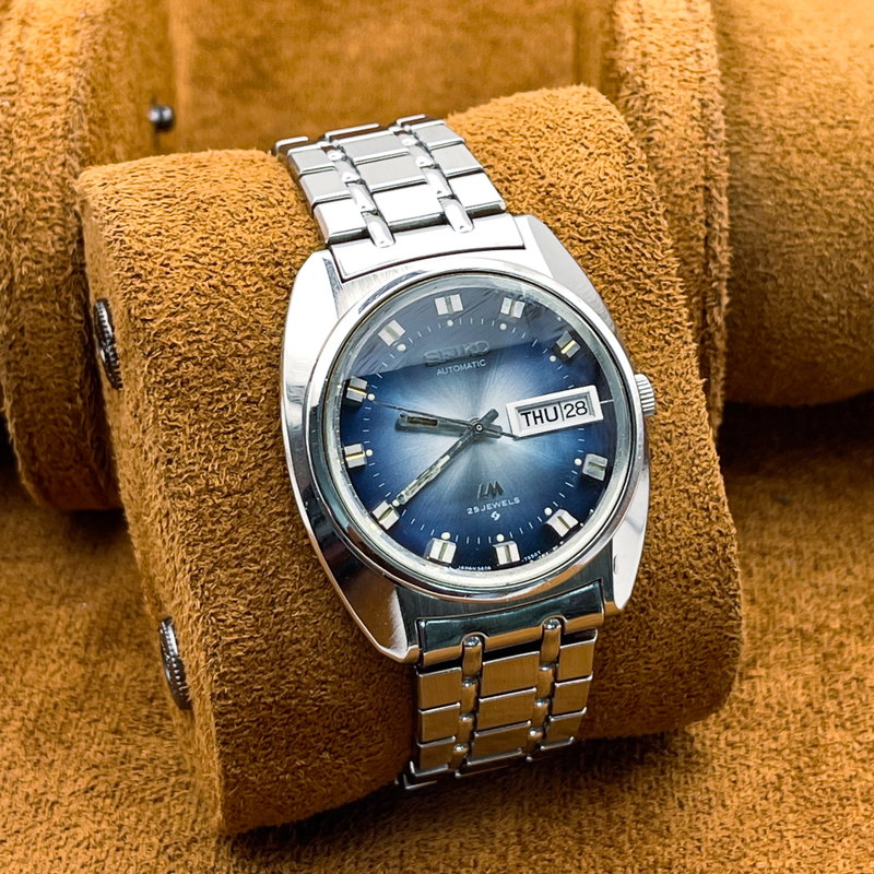 Seiko Seiko - LM "Gradient Blue Sunburst" 天藍 (Tenran) – Heavenly Blue - No Reserve Price - 5606-7230 - Men - 1973 vintage watch - image 13