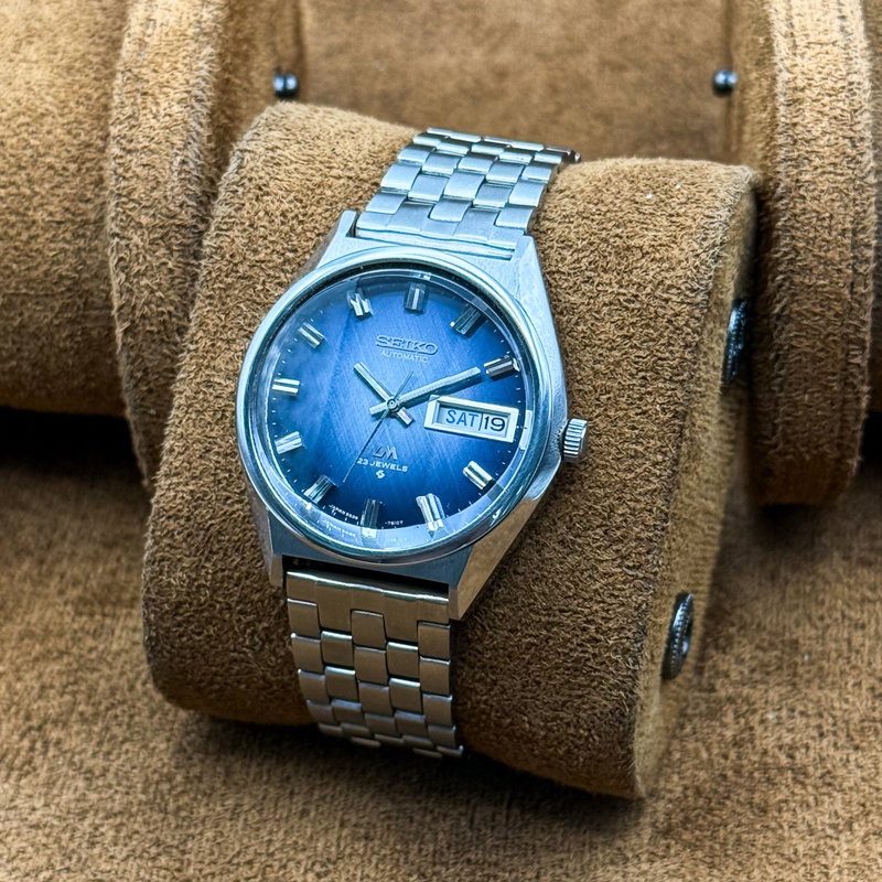 Seiko Seiko - Lord Matic "Gradient Blue Sunburst" 夜晶 (Yashō) – Night Crystal - No reserve price - 5606-7260 - Men - 1972 vintage watch - image 10