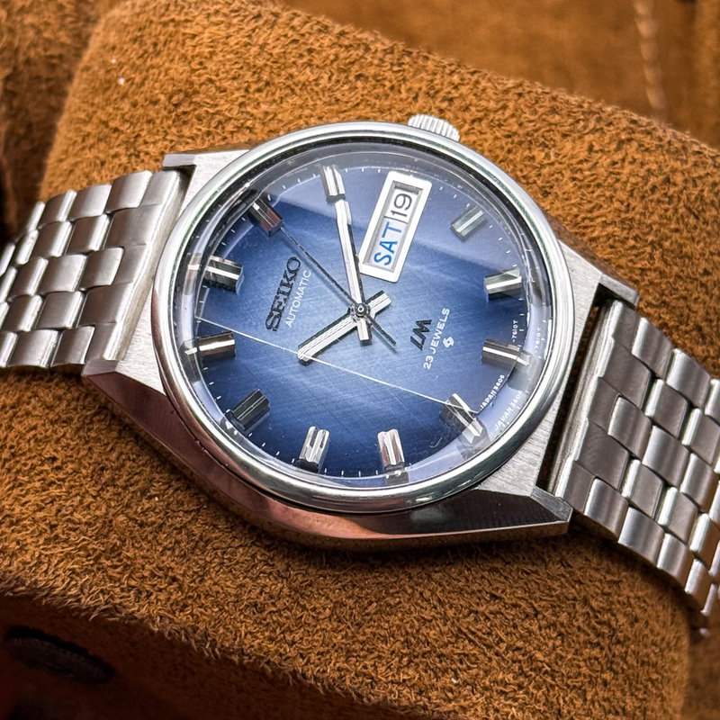 Seiko Seiko - Lord Matic "Gradient Blue Sunburst" 夜晶 (Yashō) – Night Crystal - No reserve price - 5606-7260 - Men - 1972 vintage watch - image 1