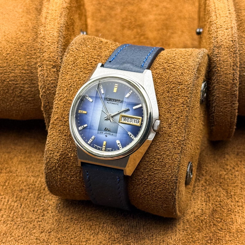 Seiko Seiko - Lord Matic "Gradient Blue Sunburst" 光映 – Kōei – Reflected Light - No reserve price - 5606-7310 - Men - 1973 vintage watch - image 4