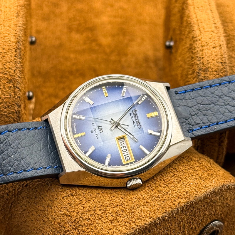 Seiko Seiko - Lord Matic "Gradient Blue Sunburst" 光映 – Kōei – Reflected Light - No reserve price - 5606-7310 - Men - 1973 vintage watch - image 12