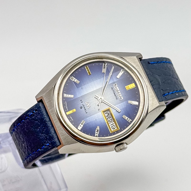 Seiko Seiko - Lord Matic "Gradient Blue Sunburst" 光映 – Kōei – Reflected Light - No reserve price - 5606-7310 - Men - 1973 vintage watch - image 3