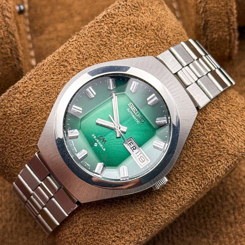 Seiko Seiko - LM "Gradient Green Sunburst" [Near-Mint] 揺影 (Yōei) – Swaying Shadow - 5606-7360 - Men - 1975 vintage watch - image 13