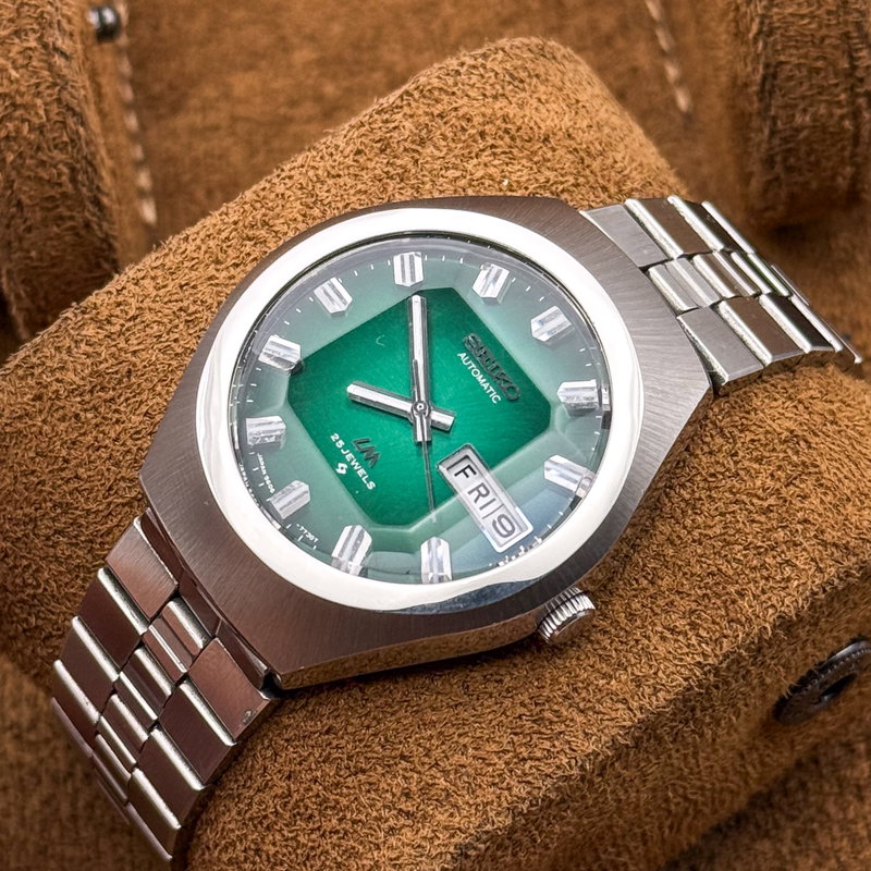 Seiko Seiko - LM "Gradient Green Sunburst" [Near-Mint] 揺影 (Yōei) – Swaying Shadow - 5606-7360 - Men - 1975 vintage watch - image 14