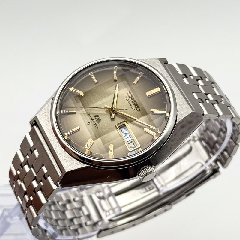 Seiko Seiko - LM "Gradient Golden Sunburst" [Near-Mint] 反光 (Hankō) – Reflected Light - 5606-7192 - Men - 1973 vintage watch - image 16