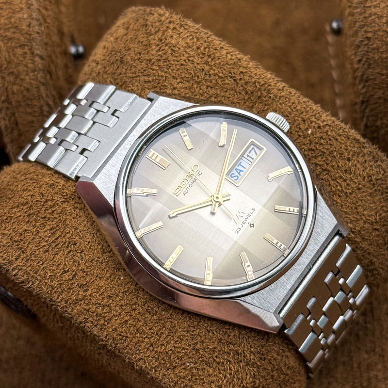 Seiko Seiko - LM "Gradient Golden Sunburst" [Near-Mint] 反光 (Hankō) – Reflected Light - 5606-7192 - Men - 1973 vintage watch - image 23