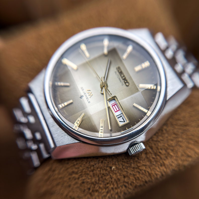 Seiko Seiko - LM "Gradient Golden Sunburst" [Near-Mint] 反光 (Hankō) – Reflected Light - 5606-7192 - Men - 1973 vintage watch - image 25