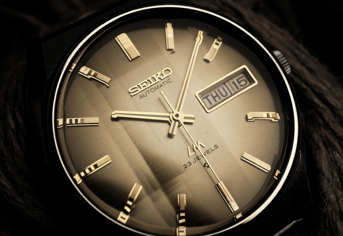 Seiko Seiko - LM "Gradient Golden Sunburst" [Near-Mint] 反光 (Hankō) – Reflected Light - 5606-7192 - Men - 1973 vintage watch - image 5
