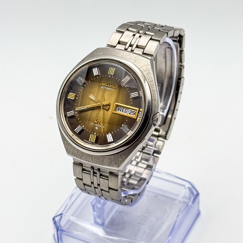 Seiko Seiko - Lord Matic "Gradient Golden Sunburst" 光波 (Kōha) – Waves of Light - 5606-7300 - Men - 1974 vintage watch - image 1